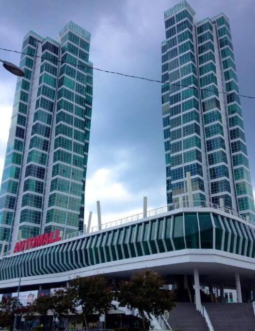 Maritime Suite Duplex Penang- Pemandangan Laut George Town Exteriör bild