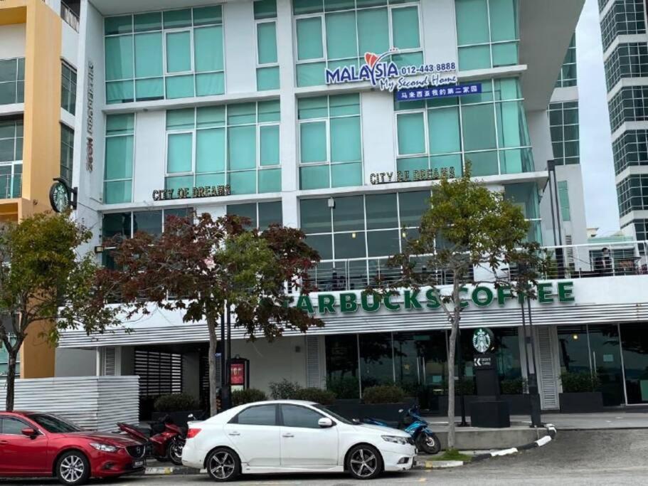 Maritime Suite Duplex Penang- Pemandangan Laut George Town Exteriör bild